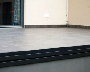 Terrasse mit Rinne anthrazit